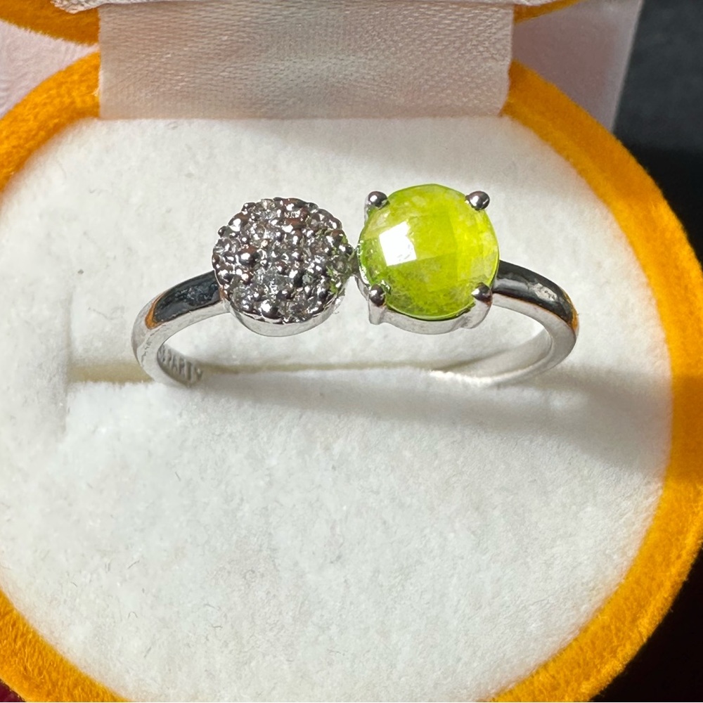 Genuine Peridot Quartz on rhodium plating